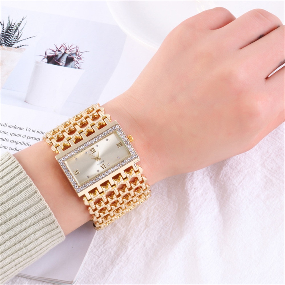 Luxury-Fashion-Women-Watches-Shining-Dial-Design-Qualities-Ladies-Quartz-Wristwatches-Diamond-Square-Female-Alloy-bracelet-5